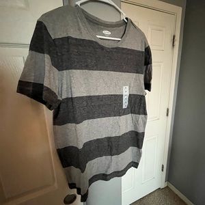 Mens old navy T shirt